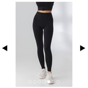 Balance Athletica Tenacity Legging NWT size XS